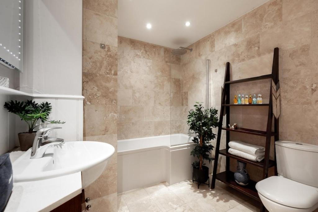 Revamped & Luxxe For Covent Garden Lovers! Adorable City Home For Families & Friends Londýn Exteriér fotografie