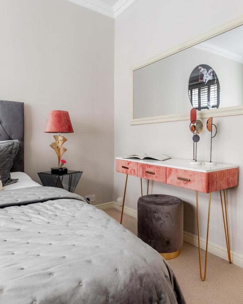 Revamped & Luxxe For Covent Garden Lovers! Adorable City Home For Families & Friends Londýn Exteriér fotografie